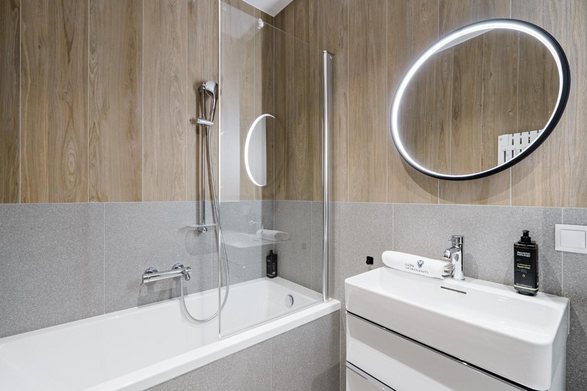 גדנסק Scala 60K City Center Apartments With Parking By Lion Apartments מראה חיצוני תמונה